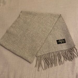 Valentina Italy 100% Lana wool scarf . Very good condition